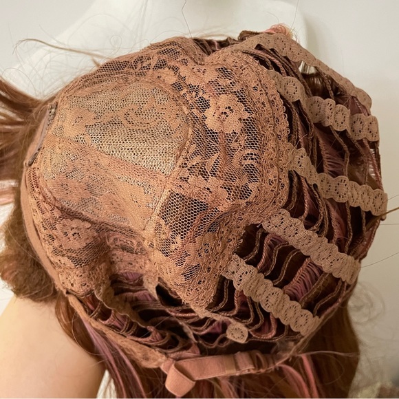 SALE pre-owned brown/pink wig - Picture 3 of 3